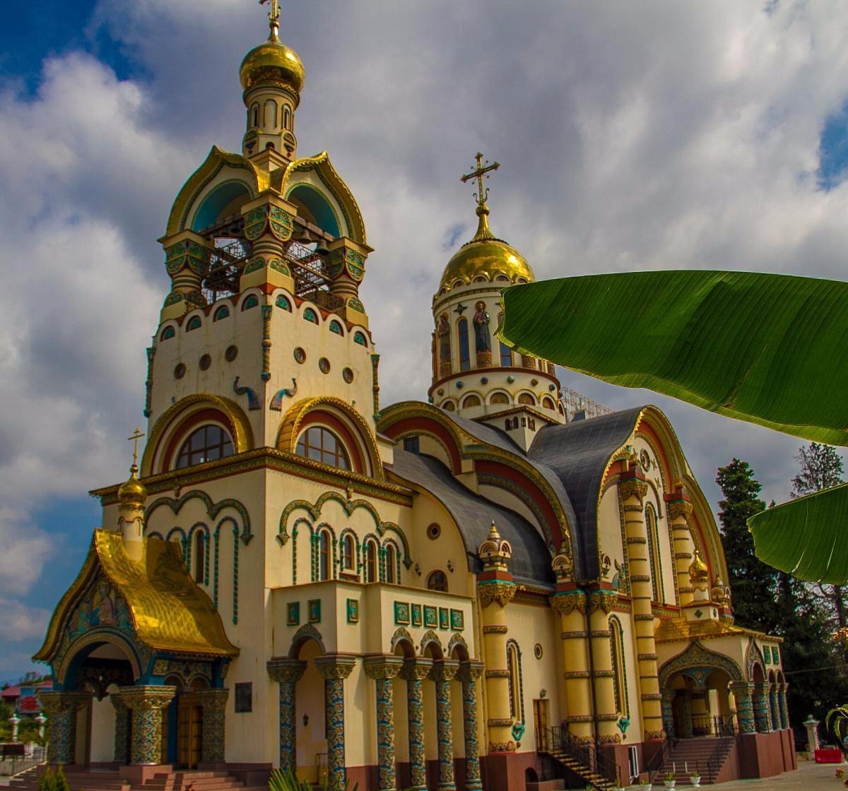 ⛪ 성 블라디미르 대공 동급 사도 교회(흐람 스뱌토고 라브노아포스톨노고 크냐쟈 블라디미라)